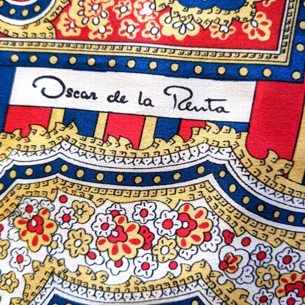 Large Bold Oscar de la Renta Silk Scarf
